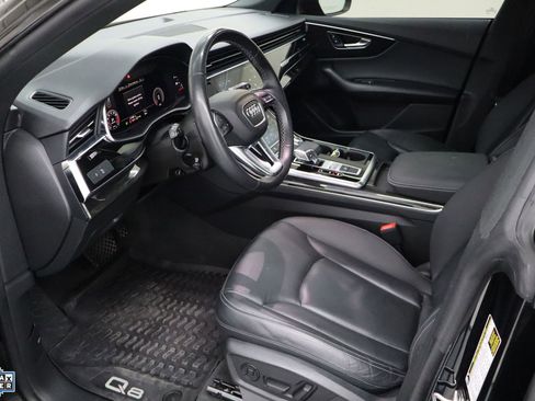 Used 2022 Audi Q8 Premium image 25