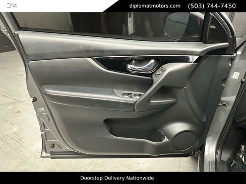 Used 2018 Nissan Rogue Sport SV image 22