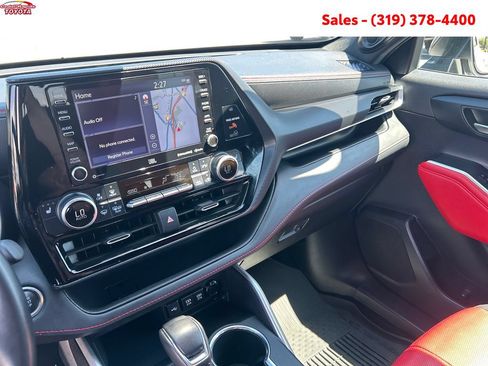 Certified 2021 Toyota Highlander XSE AWD/4WD image 17
