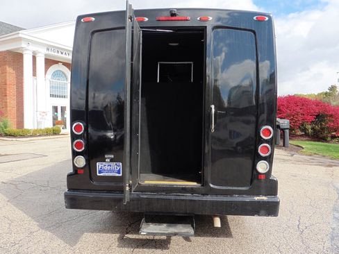 Used 2011 Ford E-450 and Econoline 450 Super Duty w/ Shuttle Bus Prep Pkg image 30