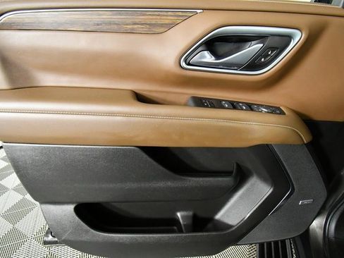 Used 2021 Chevrolet Tahoe High Country w/ Premium Package image 21