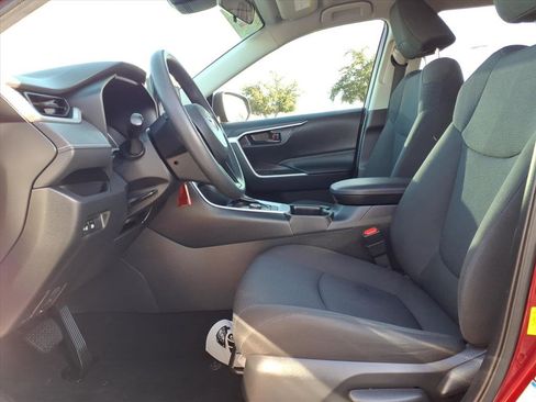 Certified 2022 Toyota RAV4 LE image 19