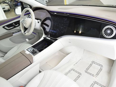 Certified 2023 Mercedes-Benz EQS 580 4MATIC SUV image 15