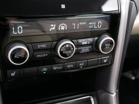 Used 2019 Subaru Ascent Premium AWD/4WD image 23