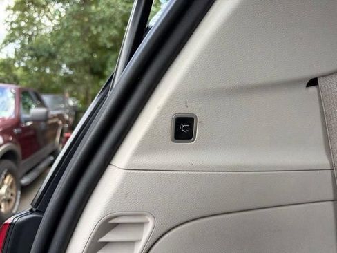 Used 2021 Chrysler Voyager Lxi FWD image 14