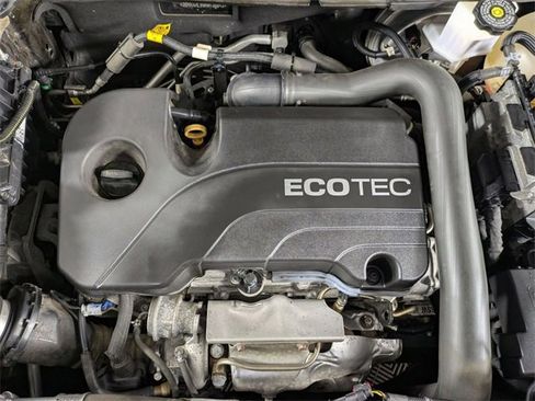 Used 2021 Chevrolet Equinox LS w/ LS Convenience Package image 33