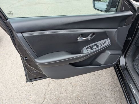 Used 2024 Nissan Sentra SV FWD image 11