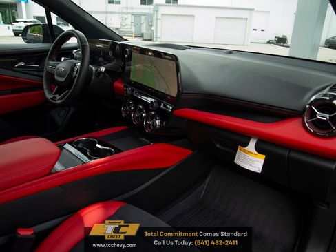 New 2025 Chevrolet Blazer EV RS AWD/4WD image 16