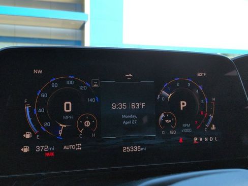 Used 2025 Chevrolet Suburban Z71 AWD/4WD image 11
