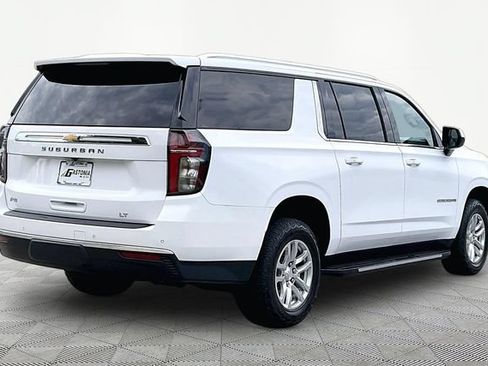 Used 2023 Chevrolet Suburban LT RWD image 5