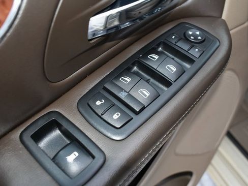 Used 2011 Chrysler Town & Country Touring w/ Entertainment Group #1 image 11