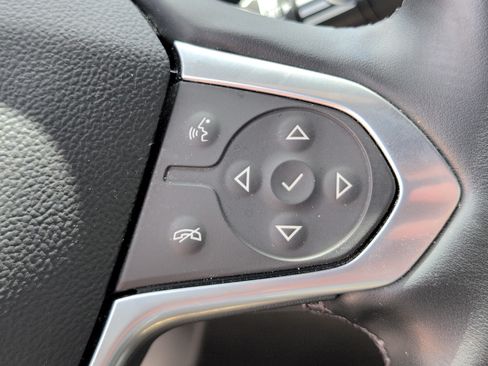Used 2023 Chevrolet Traverse Premier FWD image 25