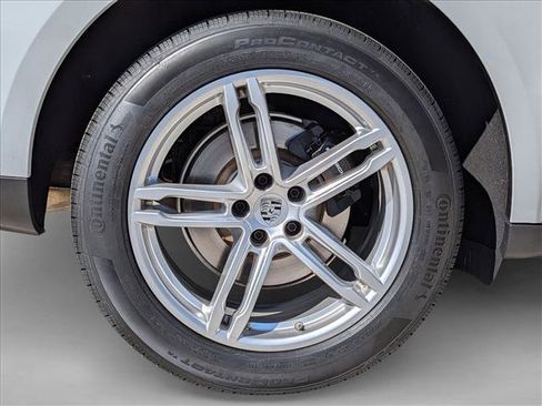 Used 2025 Porsche Macan image 29