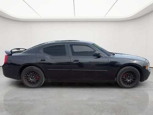 Used 2010 Dodge Charger SXT RWD image 3
