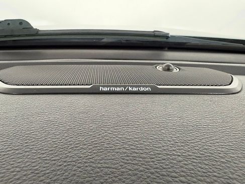 Used 2019 RAM 1500 Laramie AWD/4WD image 23