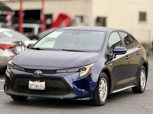 Used 2020 Toyota Corolla LE FWD image 4
