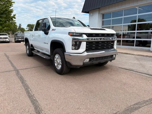 Used 2023 Chevrolet Silverado 2500 LT w/ Convenience Package AWD/4WD image 2