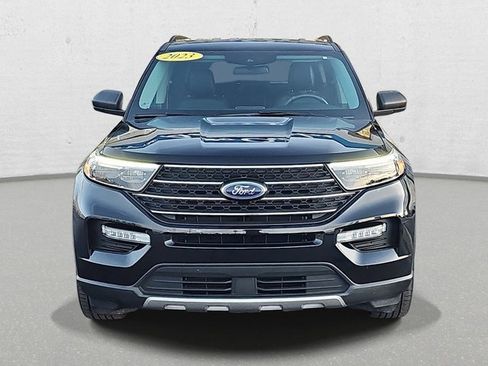 Used 2023 Ford Explorer XLT w/ Equipment Group 202A image 2