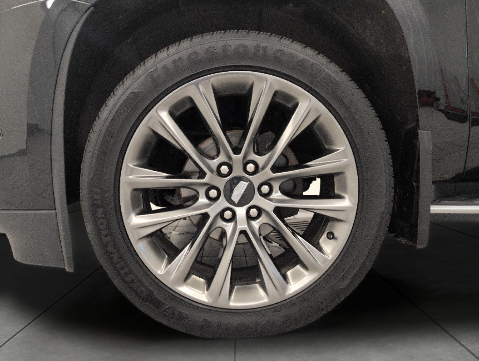 Used 2020 Cadillac Escalade Luxury w/ Escalade Sport Edition AWD/4WD image 3