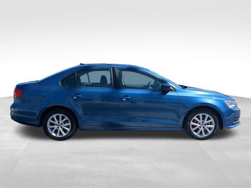 Used 2015 Volkswagen Jetta SE FWD image 3
