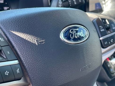 Used 2021 Ford Explorer Limited w/ Equipment Group 301A RWD image 5
