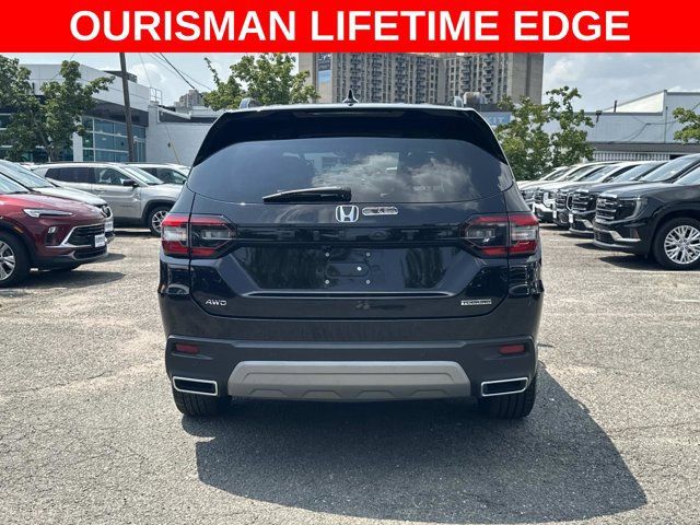 Used 2025 Honda Pilot Touring image 3