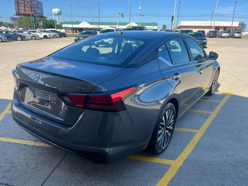 Used 2024 Nissan Altima 2.5 SV FWD image 6