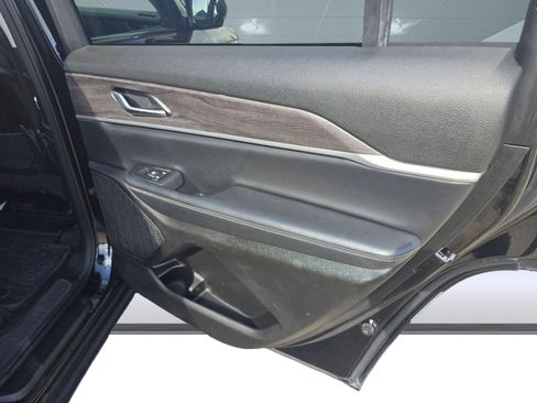 Used 2023 Jeep Grand Cherokee L Limited image 25