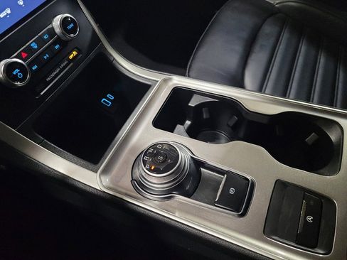 Used 2024 Ford Edge SEL image 26