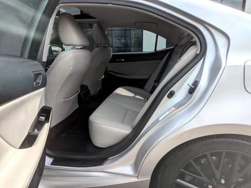 Used 2015 Lexus IS 250 4dr Sport Sdn AWD image 46