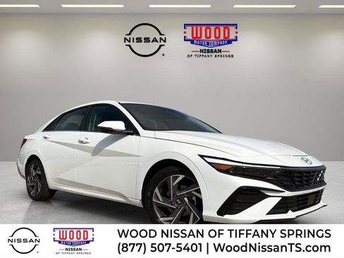 Used 2025 Hyundai Elantra Limited FWD image 1