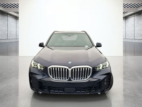 New 2026 BMW X5 xDrive40i w/ M Sport Package AWD/4WD image 3