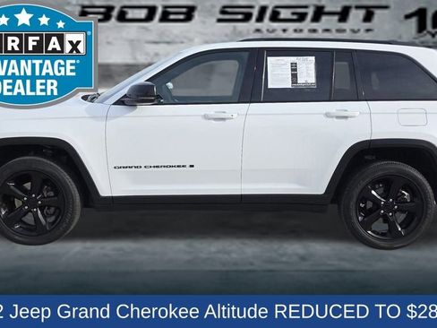 Used 2022 Jeep Grand Cherokee Altitude image 2