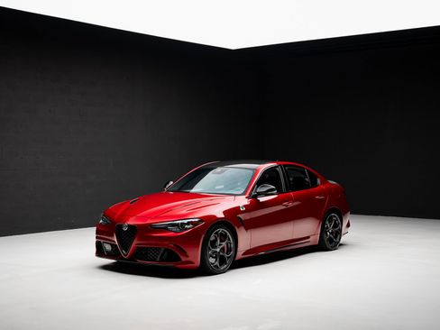 Used 2023 Alfa Romeo Giulia Quadrifoglio w/ Active Assist Plus Package RWD image 4