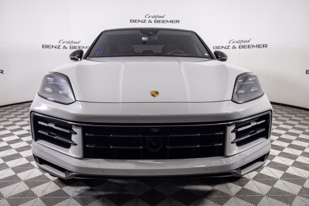Used 2024 Porsche Cayenne Coupe AWD/4WD image 5