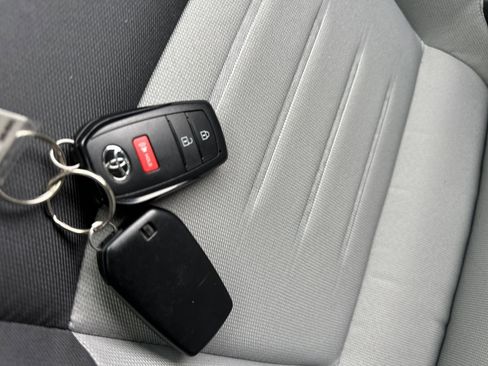 Used 2024 Toyota Tacoma TRD Sport w/ TRD Sport Upgrade Package image 20