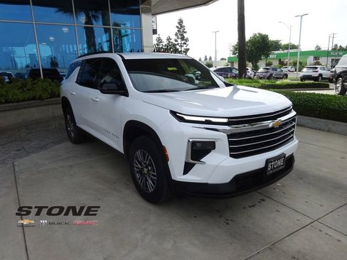 New 2026 Chevrolet Traverse LT FWD image 1