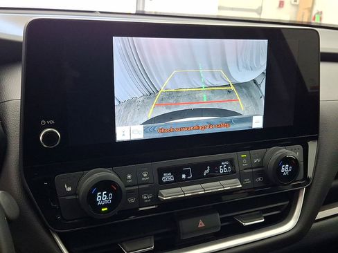 Used 2024 Toyota Grand Highlander AWD image 15