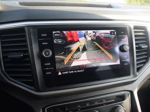 Used 2018 Volkswagen Atlas Launch Edition FWD image 10