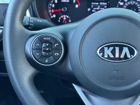 Used 2021 Kia Soul LX image 19
