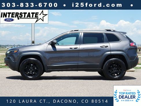 Used 2019 Jeep Cherokee Trailhawk w/ Comfort/Convenience Group AWD/4WD image 2
