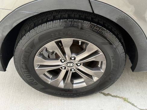 Used 2015 Hyundai Santa Fe Sport w/ Option Group 02 FWD image 13