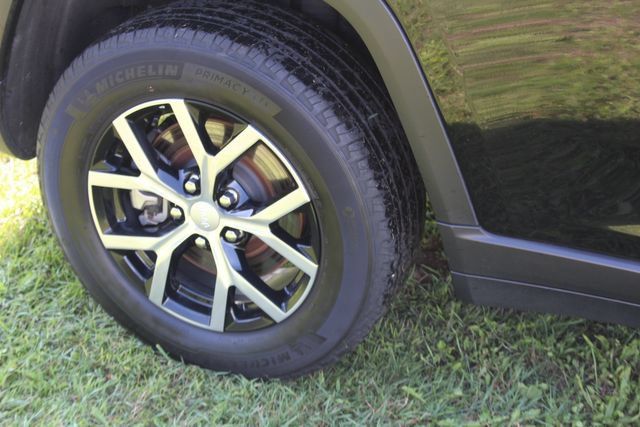 Used 2024 Jeep Grand Cherokee L Limited w/ Luxury Tech Group II AWD/4WD image 24