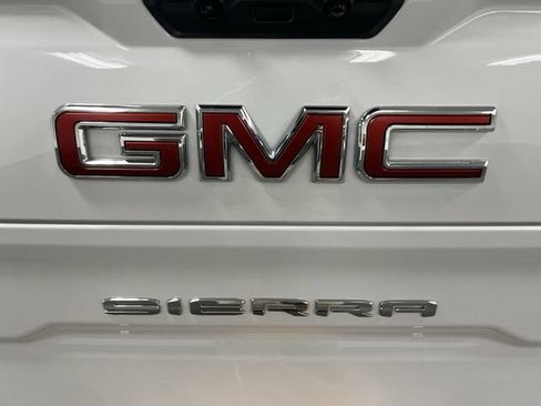 Certified 2025 GMC Sierra 1500 AT4 w/ AT4 Premium Package AWD/4WD image 32