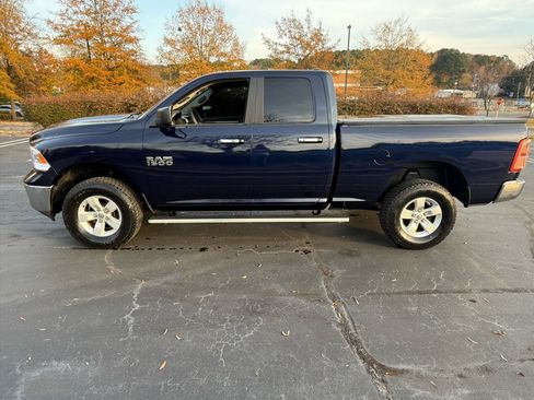 Used 2018 RAM 1500 Classic SLT image 2
