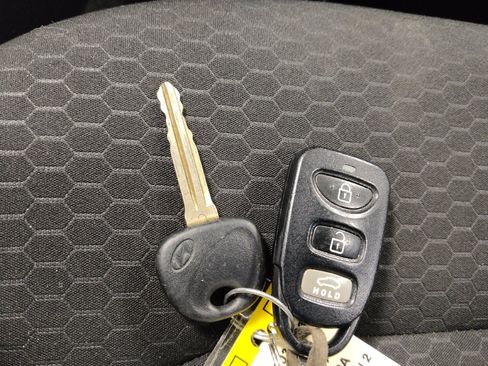 Used 2019 Hyundai Elantra SE w/ Cargo Package FWD image 32