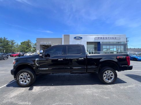 Used 2018 Ford F250 Lariat w/ Lariat Ultimate Package AWD/4WD image 4