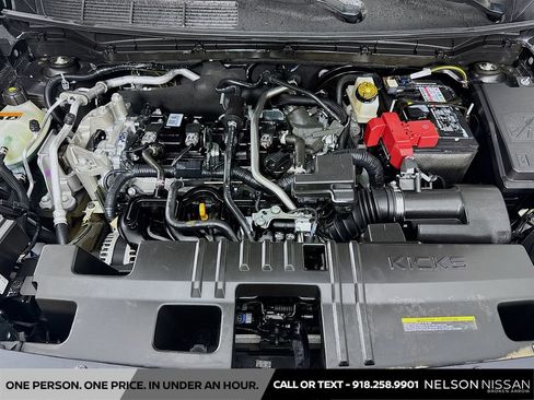 Used 2025 Nissan Kicks SV AWD/4WD image 27