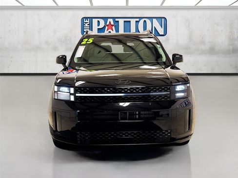 Used 2025 Hyundai Santa Fe Calligraphy FWD image 2