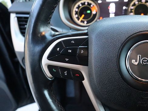 Used 2018 Jeep Cherokee Limited image 29